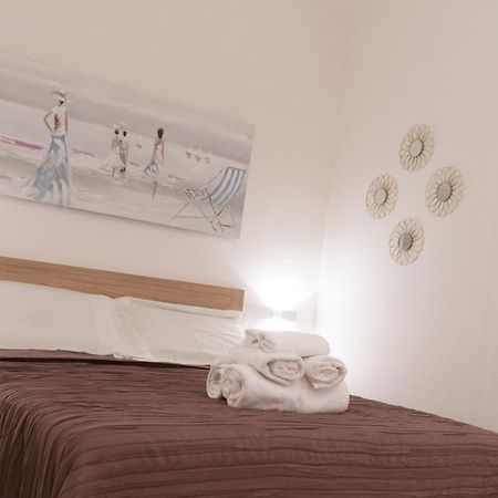 More Apartments Il Ferrarese2 Барі Екстер'єр фото