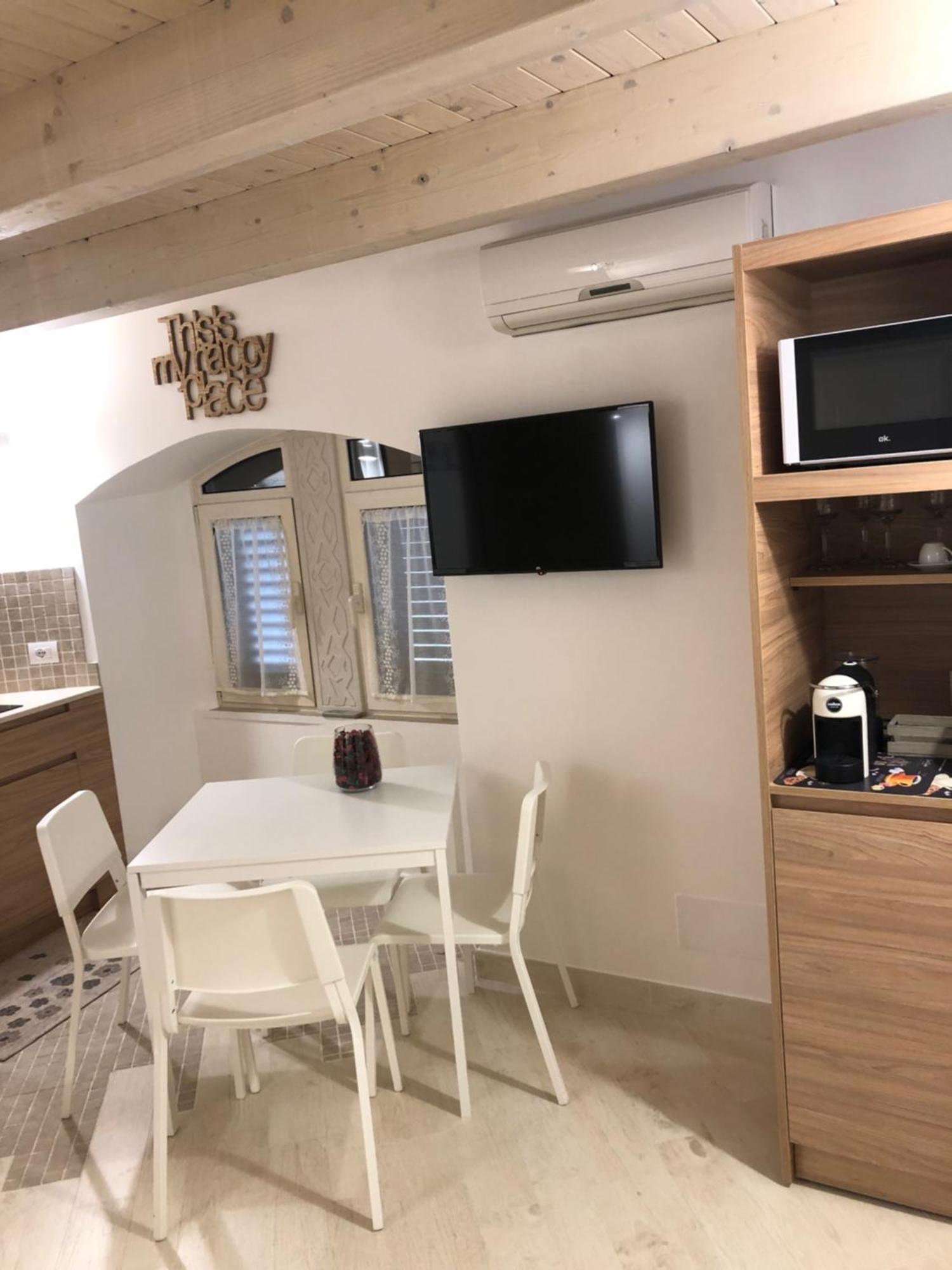 More Apartments Il Ferrarese2 Барі Номер фото