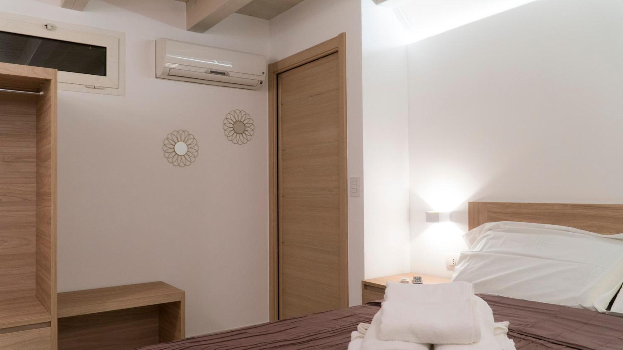 More Apartments Il Ferrarese2 Барі Номер фото